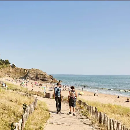 De L'eve: Beachside Family Retreat With Private Terrace Saint-Nazaire (Loire-Atlantique)